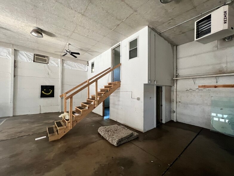 More Photos Of 45 E Bacon St, Pottsville Light Distribution For Lease