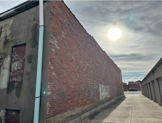 More Photos Of 211 E Harrison St, Kirksville Industrial For Sale