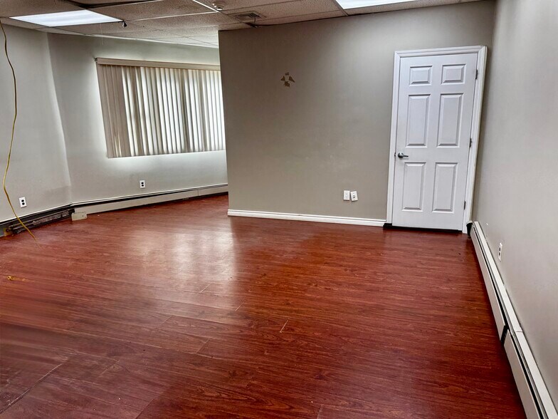 More Photos Of 310 Broadway, Bethpage Office For Lease