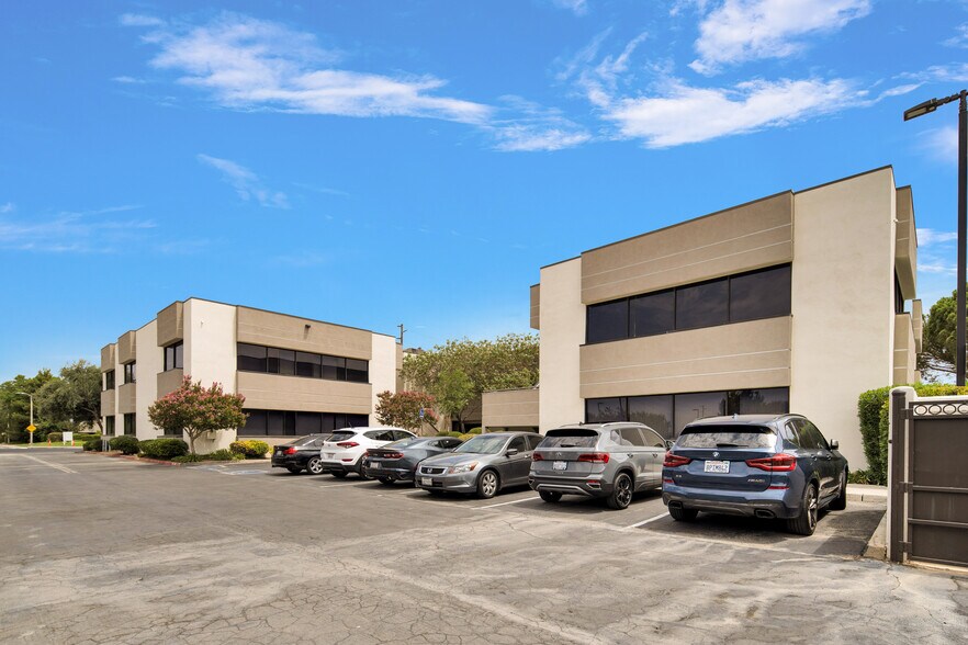 More Photos Of 1672 W Avenue J, Lancaster Medical For Lease