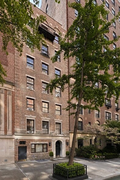 More Photos Of 29 Fifth Ave, New York Apartments For Lease