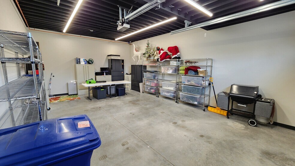 More Photos Of 805 George St, De Pere Office For Sale