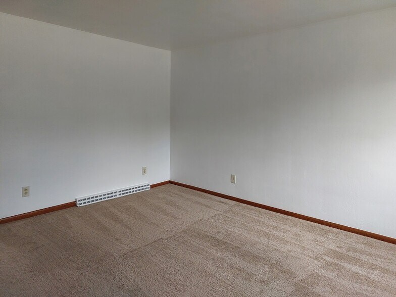 More Photos Of 435 Woodland Ave, Steubenville Apartments For Sale