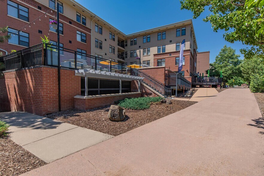 More Photos Of 1027 Washington Ave, Golden Apartments For Lease