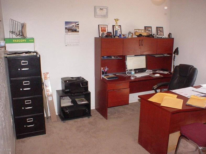 More Photos Of 405 W Vista Dr, Holbrook Service For Sale