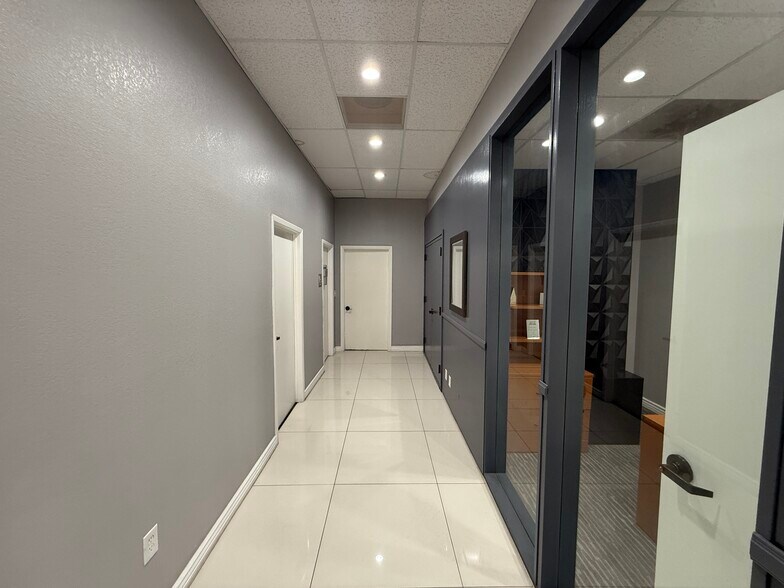 More Photos Of 299 Shadow Mountain Dr, El Paso Medical For Sale