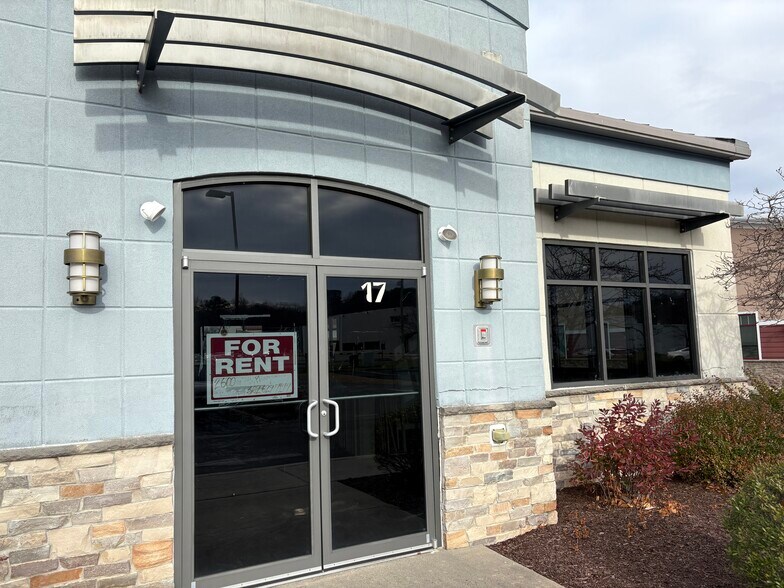 Primary Photo Of 11-17 Fallon Ave, Seaford Medical For Lease