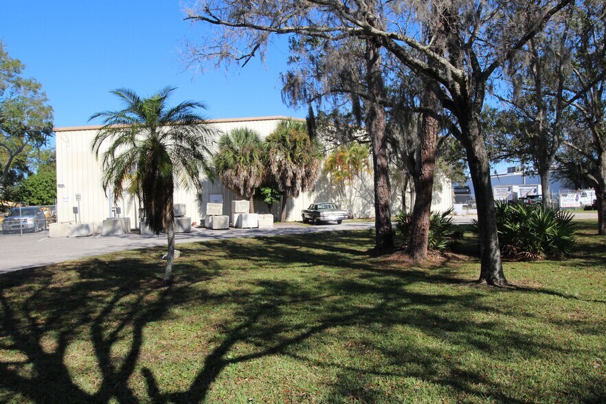 More Photos Of 6995 N 90th Ave, Pinellas Park Warehouse For Lease