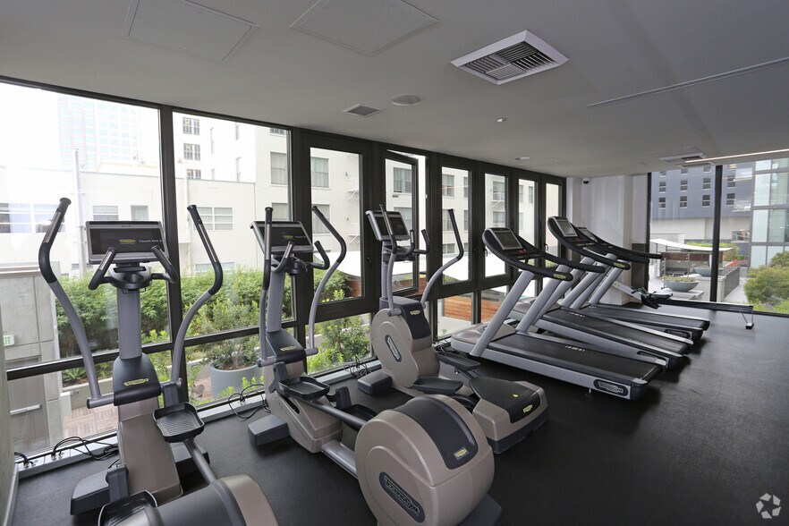 More Photos Of 801 S Hope St, Los Angeles Apartments For Lease
