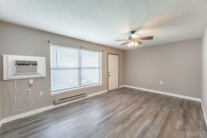 More Photos Of 2733 Holly Trl, Poplar Bluff Apartments For Sale