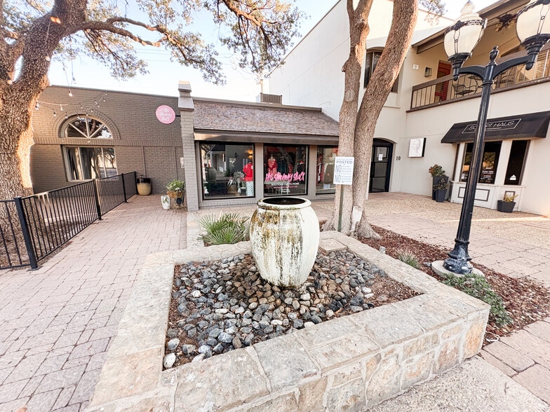 More Photos Of 2200 W Wadley Ave, Midland General Retail For Lease