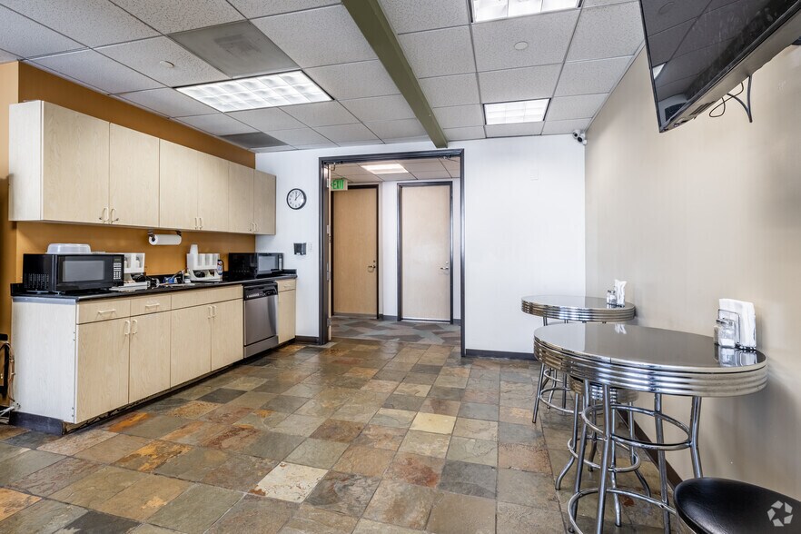 More Photos Of 1010 N Central Ave, Glendale Office For Lease