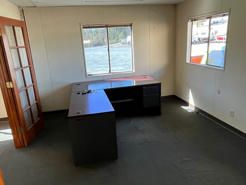 More Photos Of 11452 E Bennett Rd, Grass Valley Industrial For Lease