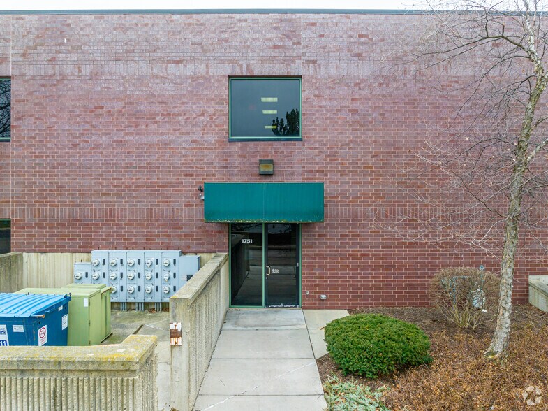 More Photos Of 1751 S Naperville Rd, Wheaton Medical For Sale