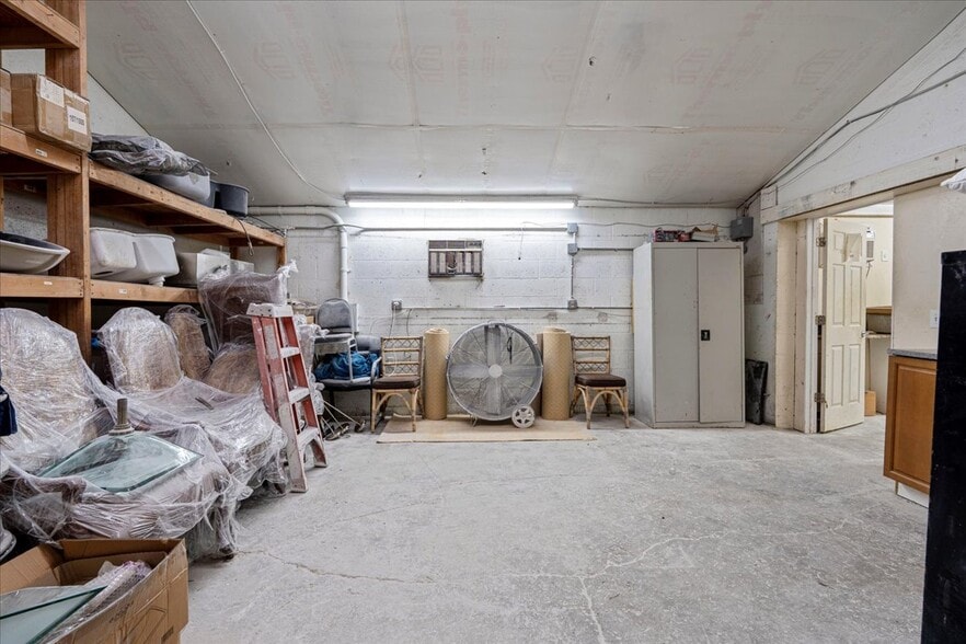 More Photos Of 1434 Market Cir, Port Charlotte Warehouse For Sale