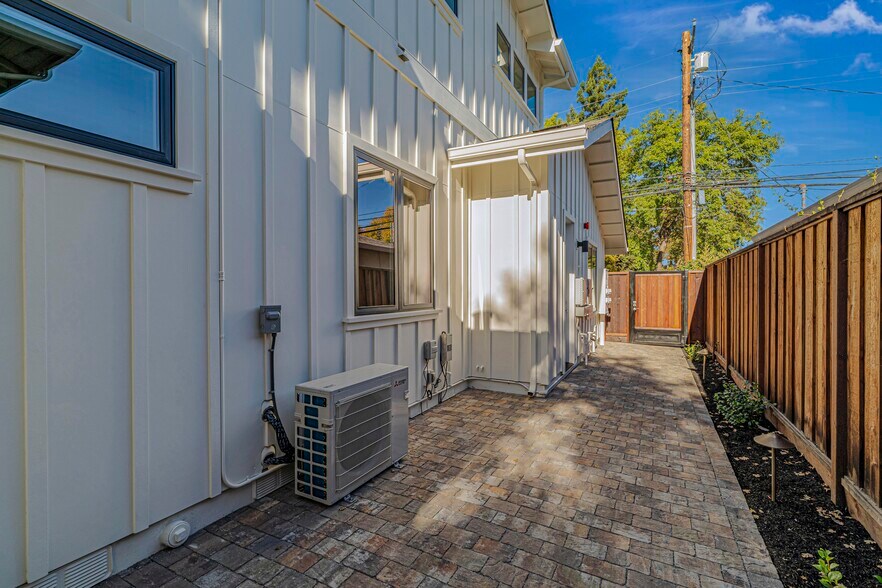 More Photos Of 1460 Kentfield Ave, Redwood City Multifamily For Sale