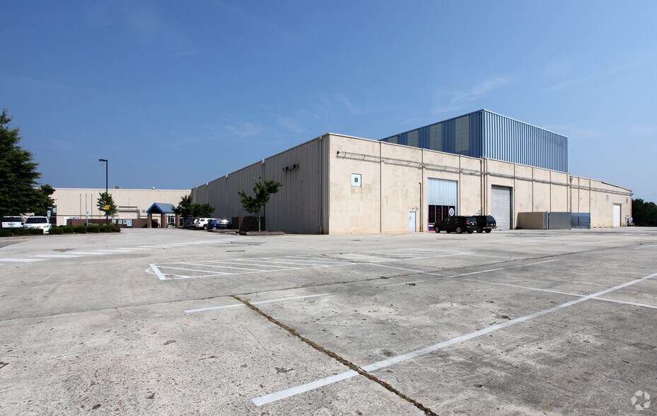 More Photos Of 1839 S Main St, Wake Forest Storefront For Lease