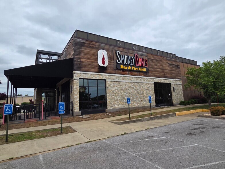 More Photos Of 2450 Scottsville Rd, Bowling Green Restaurant For Lease