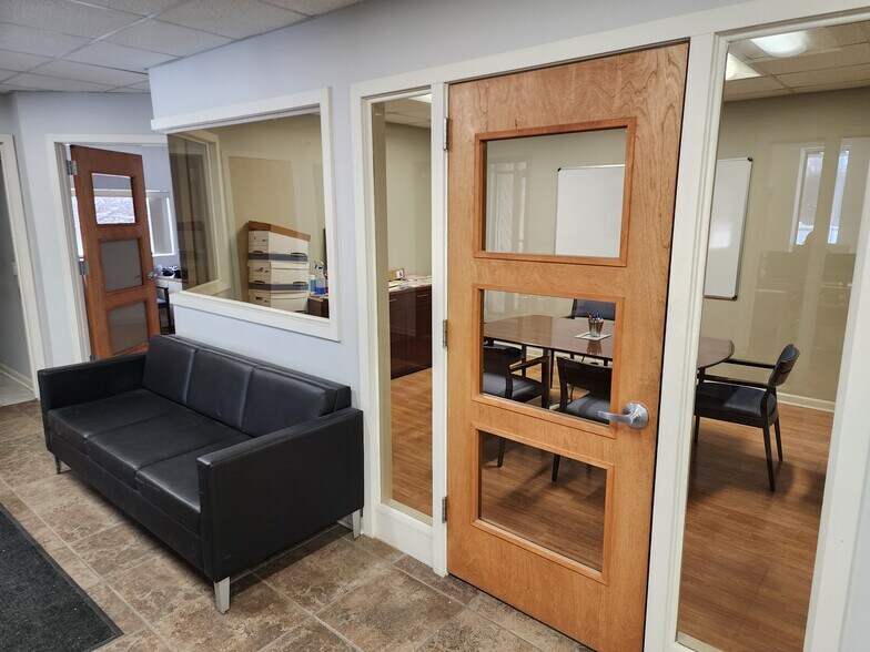 More Photos Of 500 Trolley Blvd, Rochester Manufacturing For Sale