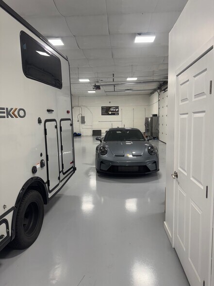 More Photos Of 365 Lancaster Ave, Malvern Showroom For Lease