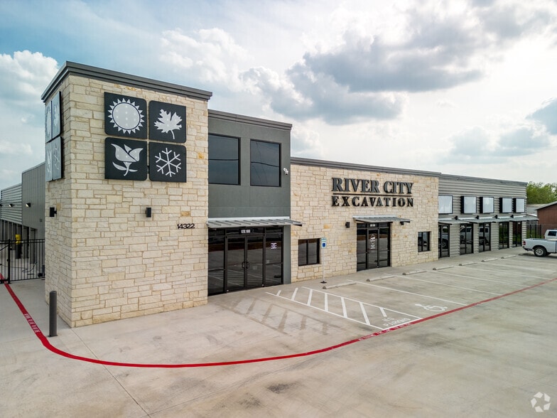 More Photos Of 14322 IH 10 E, Converse Self Storage For Lease