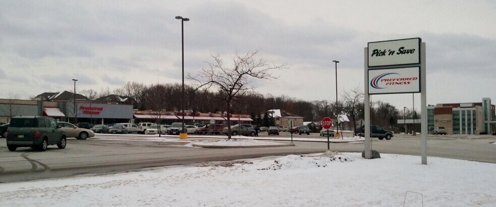 More Photos Of S74W17005 Janesville Rd, Muskego Supermarket For Lease