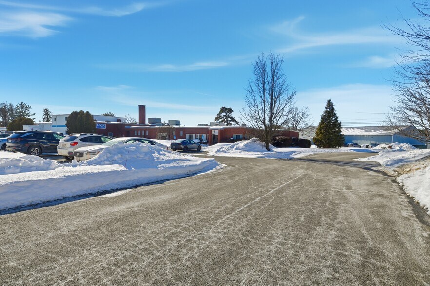 More Photos Of 109 Apremont Way, Westfield Manufacturing For Lease