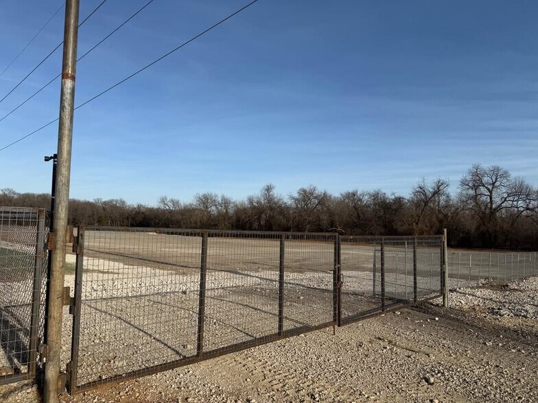 More Photos Of 8010 Rendon Bloodworth Rd, Mansfield Land For Lease