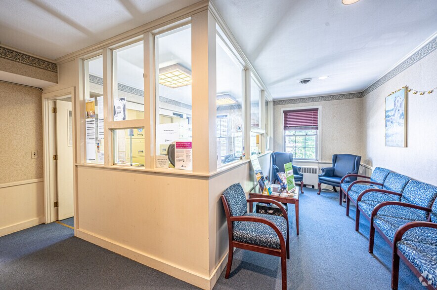 More Photos Of 155 W Merrick Rd, Freeport Medical For Lease