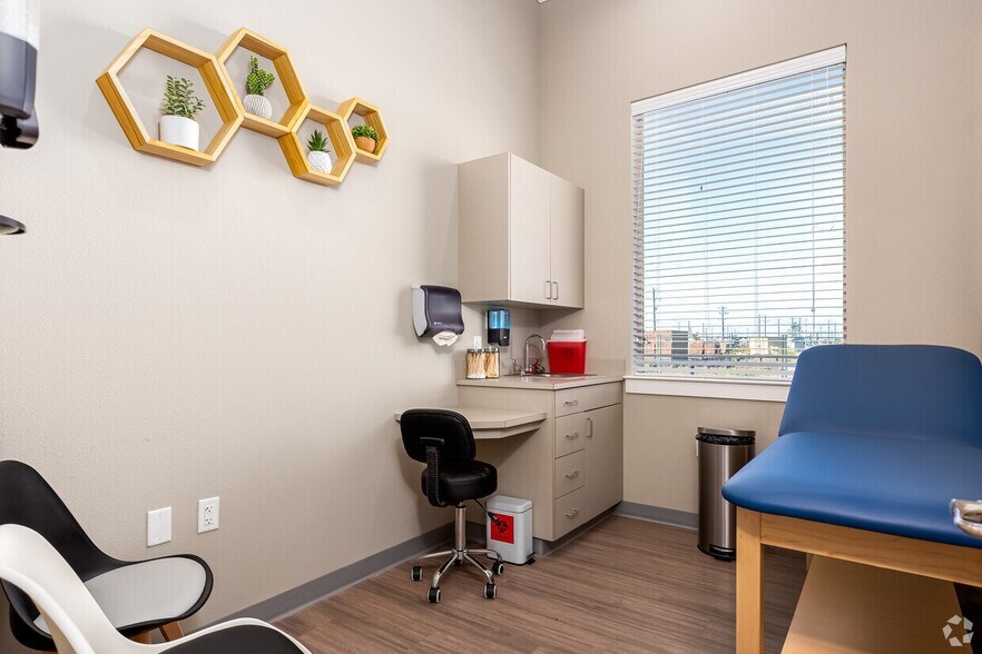 More Photos Of 1400 N Coit Rd, McKinney Medical For Lease