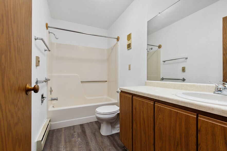 More Photos Of 20 Forest Ave, Fond Du Lac Apartments For Sale