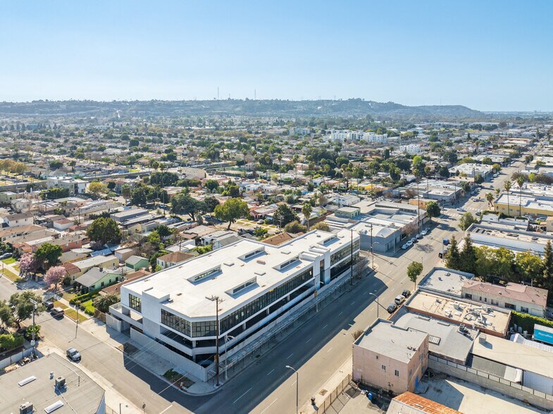 More Photos Of 3900 W Jefferson Blvd, Los Angeles Office For Sale
