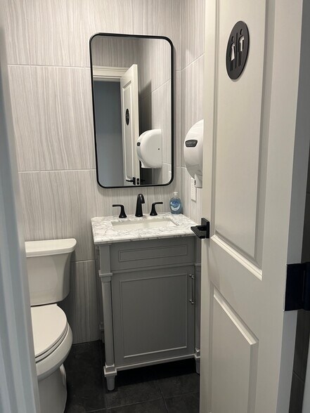 More Photos Of 750 Hammond Dr NE, Atlanta Unknown For Sale