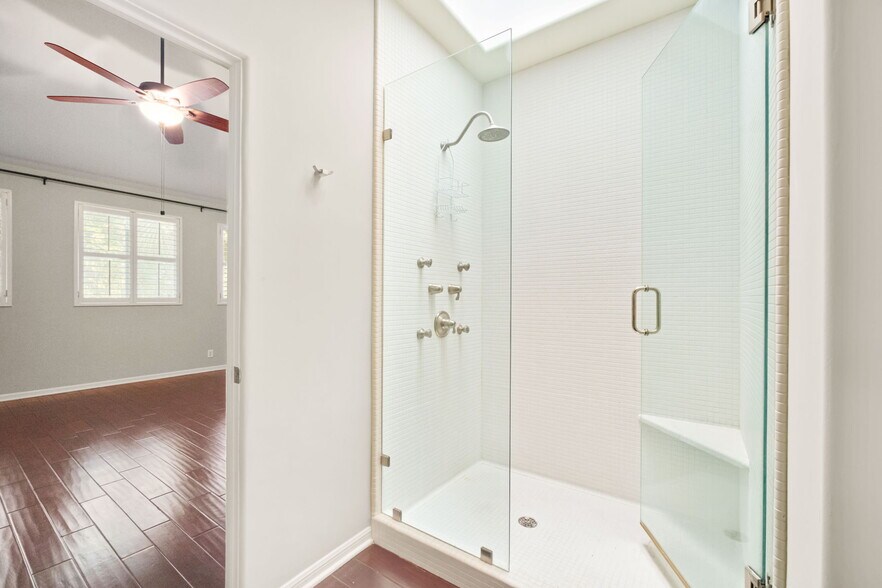 More Photos Of 131 Saint Dennis Ave, Alamo Heights Multifamily For Sale