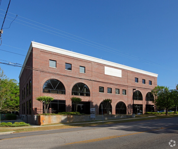 More Photos Of 411 N Section St, Fairhope Medical For Lease