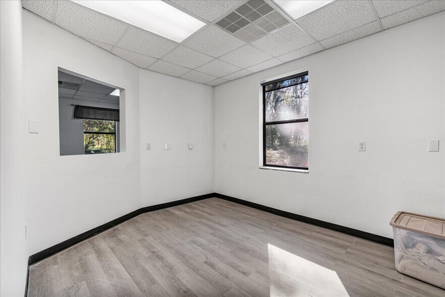 More Photos Of 7733 W Newberry Rd, Gainesville Office For Lease