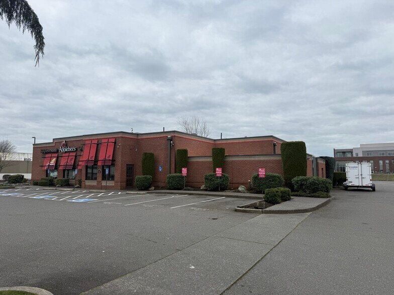 More Photos Of 1441 D St NE, Auburn Restaurant For Lease