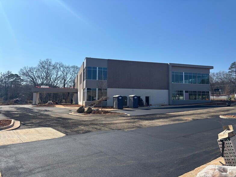 More Photos Of 7355 Main St, Woodstock Medical For Lease