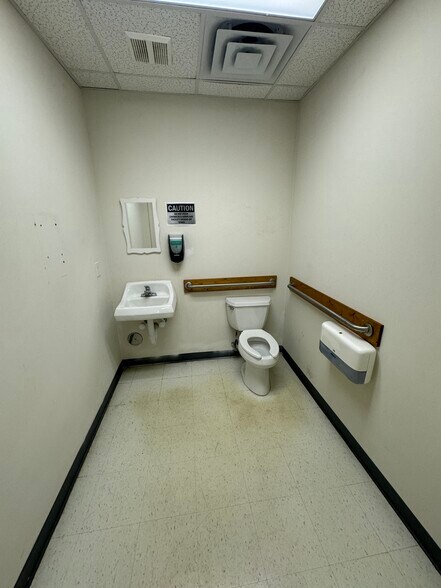 More Photos Of 110 Newton Bridge Rd, Athens Warehouse For Lease