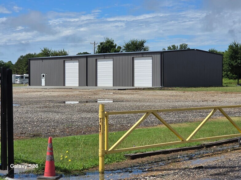 More Photos Of 2420 McKinney st, Rice Industrial For Lease