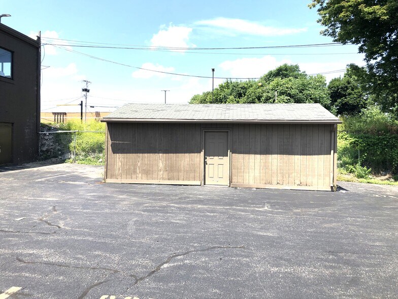 More Photos Of 340 Lake Ave, Rochester Light Distribution For Lease