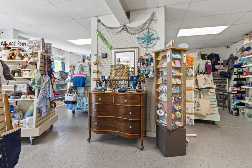 More Photos Of 3 E Grand Ave, Scarborough Service Station For Sale