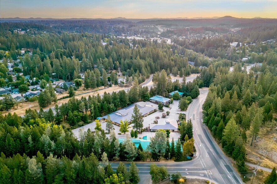 More Photos Of 944 McCourtney Rd, Grass Valley Unknown For Lease