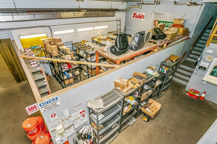 More Photos Of 7912 Yellowhead Trl NW, Edmonton Service For Lease