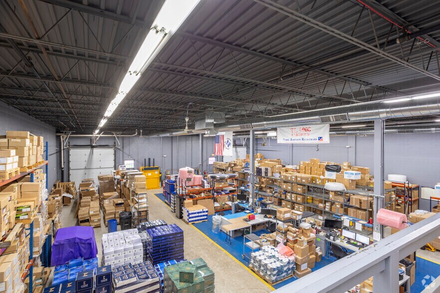 More Photos Of 3501 Woodhead Dr, Northbrook Warehouse For Lease