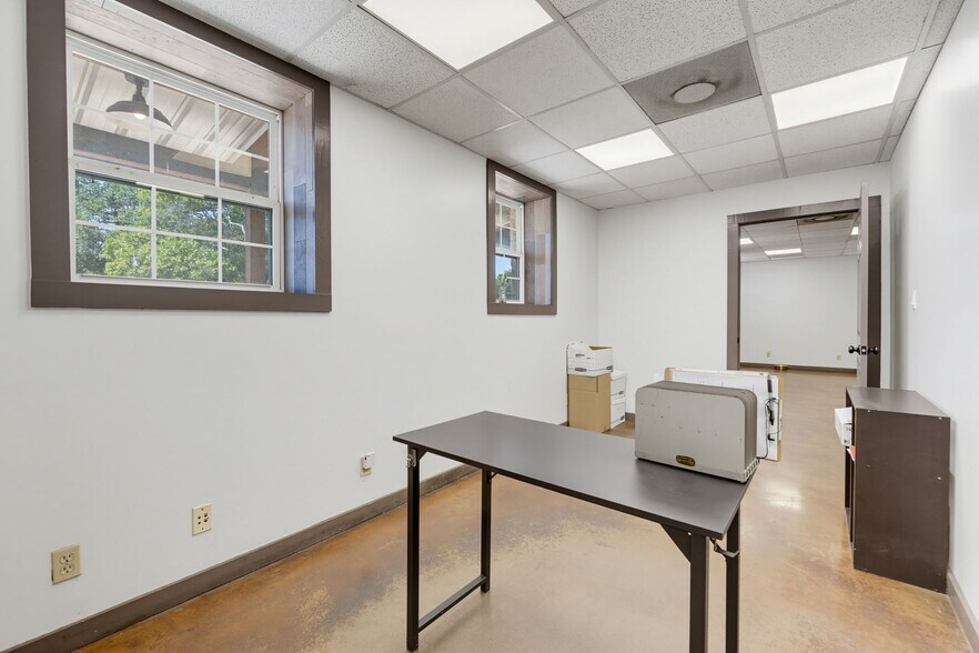 More Photos Of 20300 FM 963, Lampasas Manufacturing For Sale