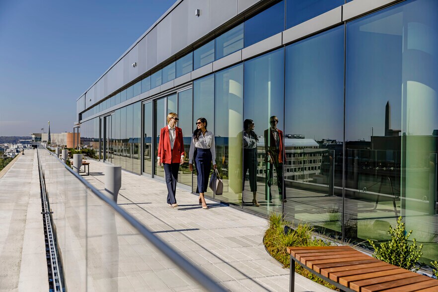 More Photos Of 1201 New York Ave NW, Washington Office For Lease