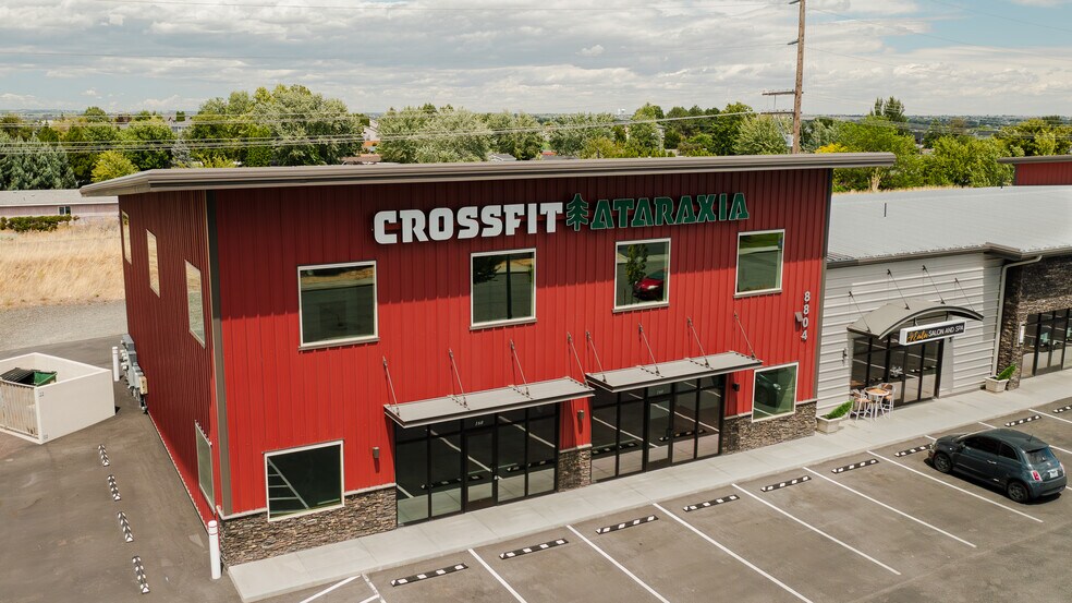 More Photos Of 8804 W Victoria Ave, Kennewick Showroom For Lease