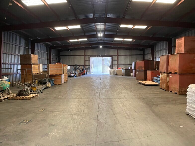 More Photos Of 420 S 2nd St, Patterson Warehouse For Lease