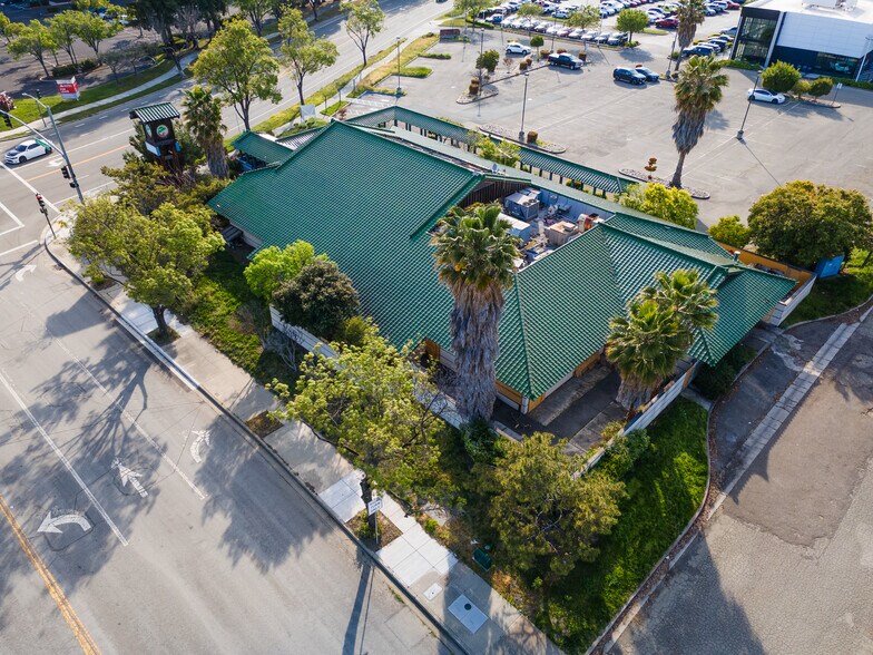 More Photos Of 39888 Balentine Dr, Newark Restaurant For Sale